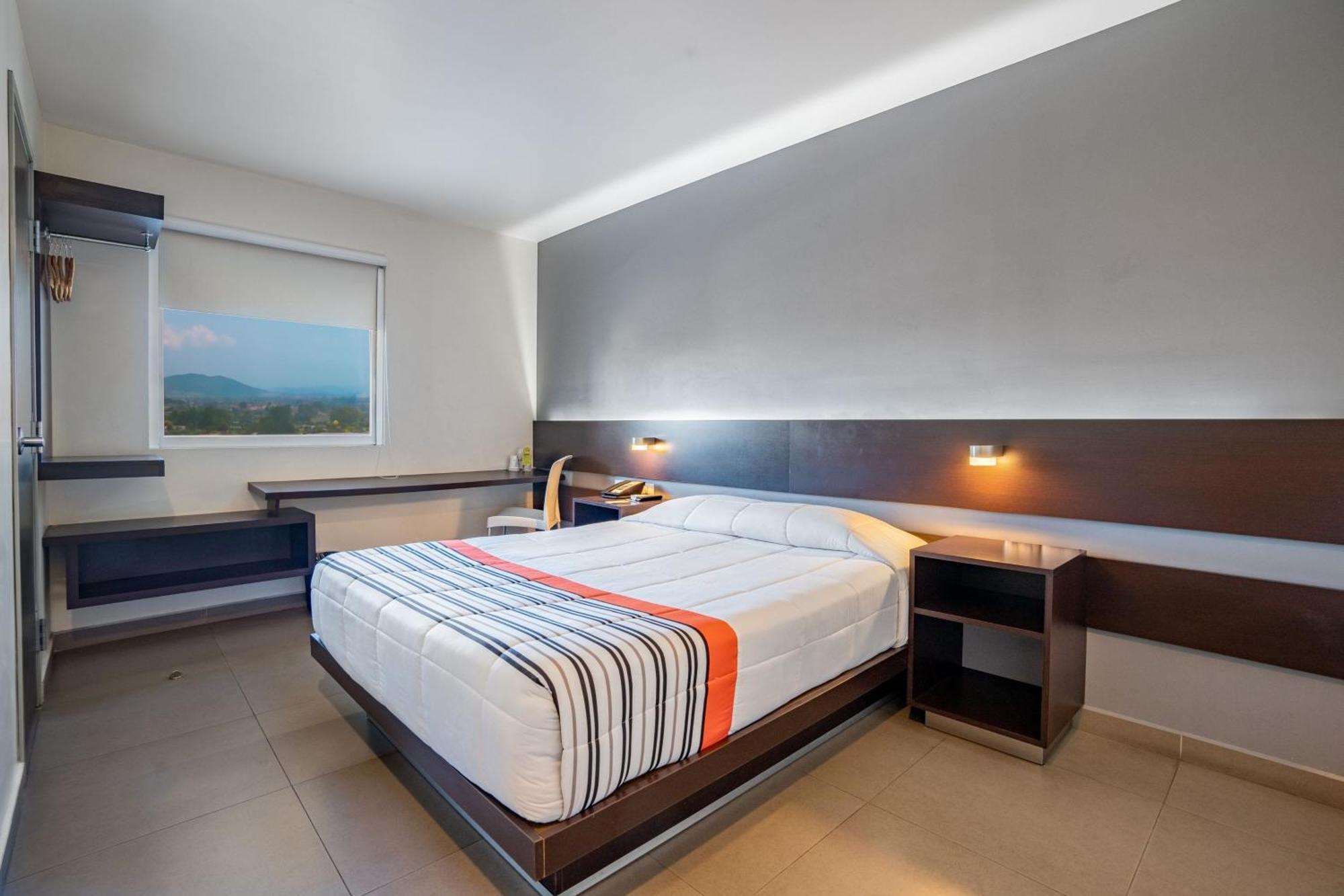 City Express Junior By Marriott Aguascalientes Centro Bagian luar foto