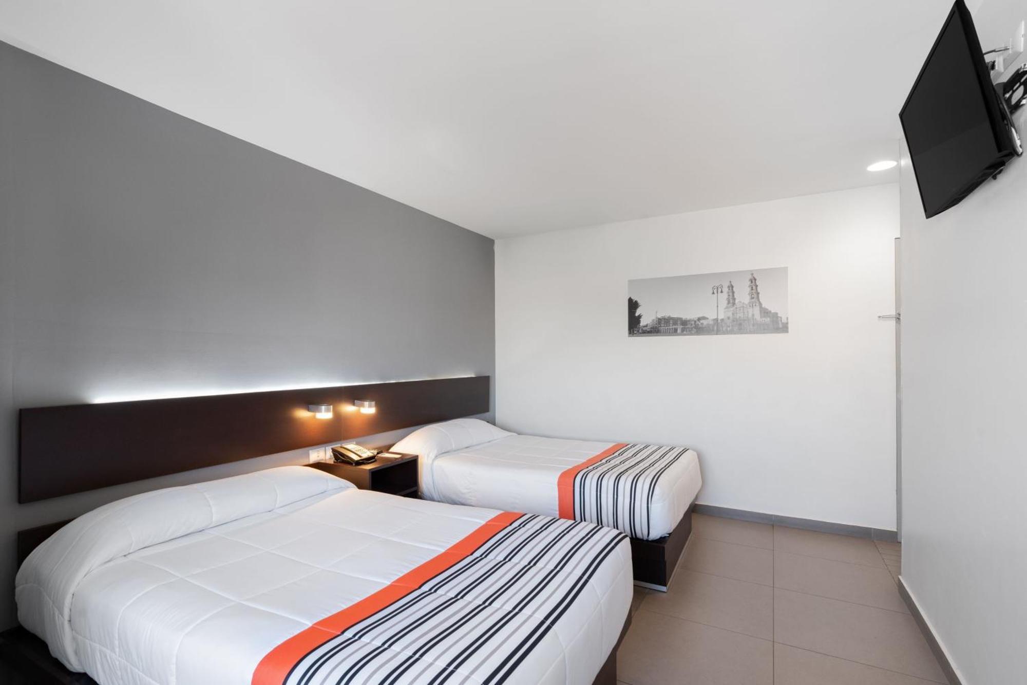City Express Junior By Marriott Aguascalientes Centro Bagian luar foto