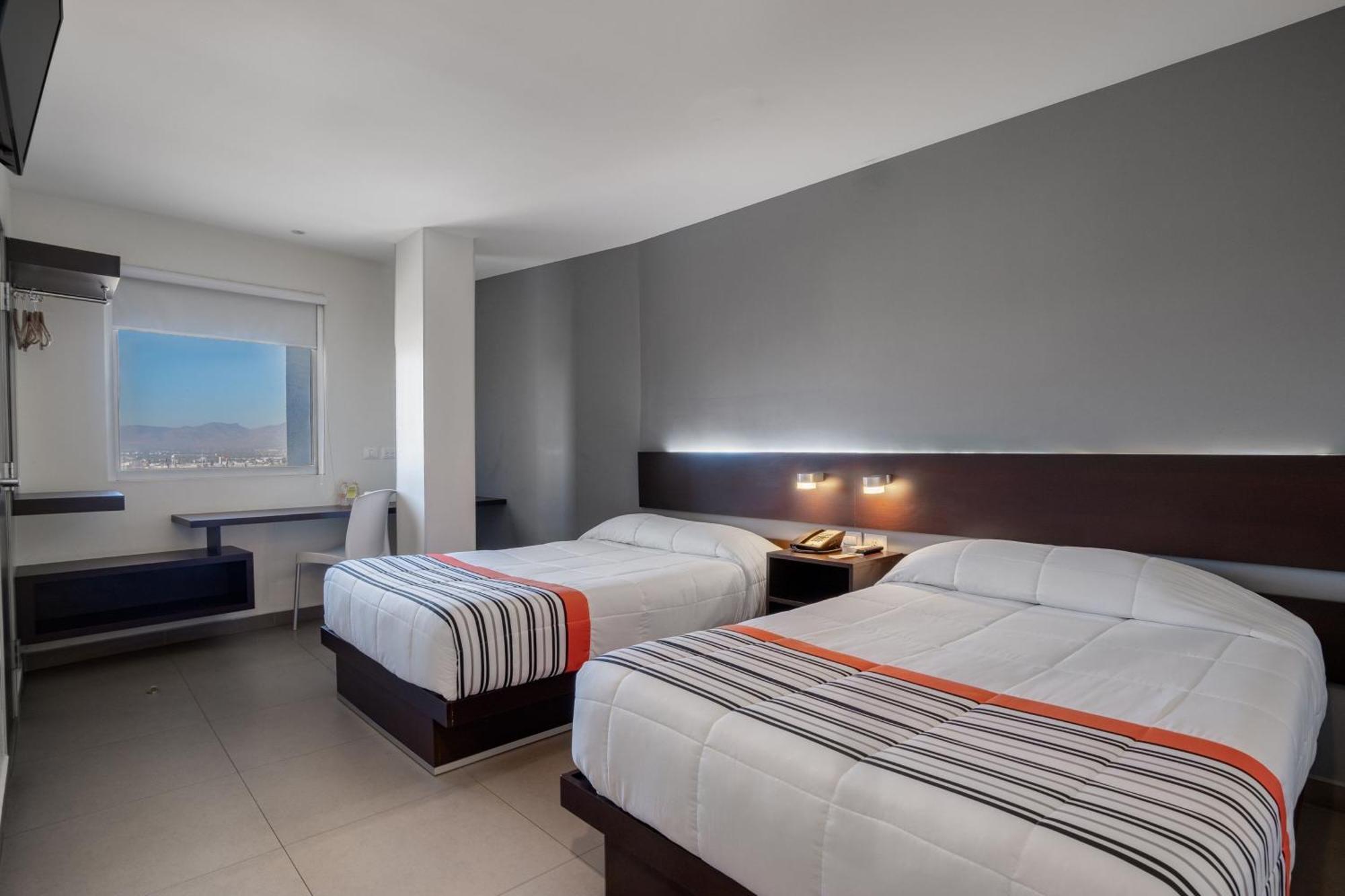 City Express Junior By Marriott Aguascalientes Centro Bagian luar foto