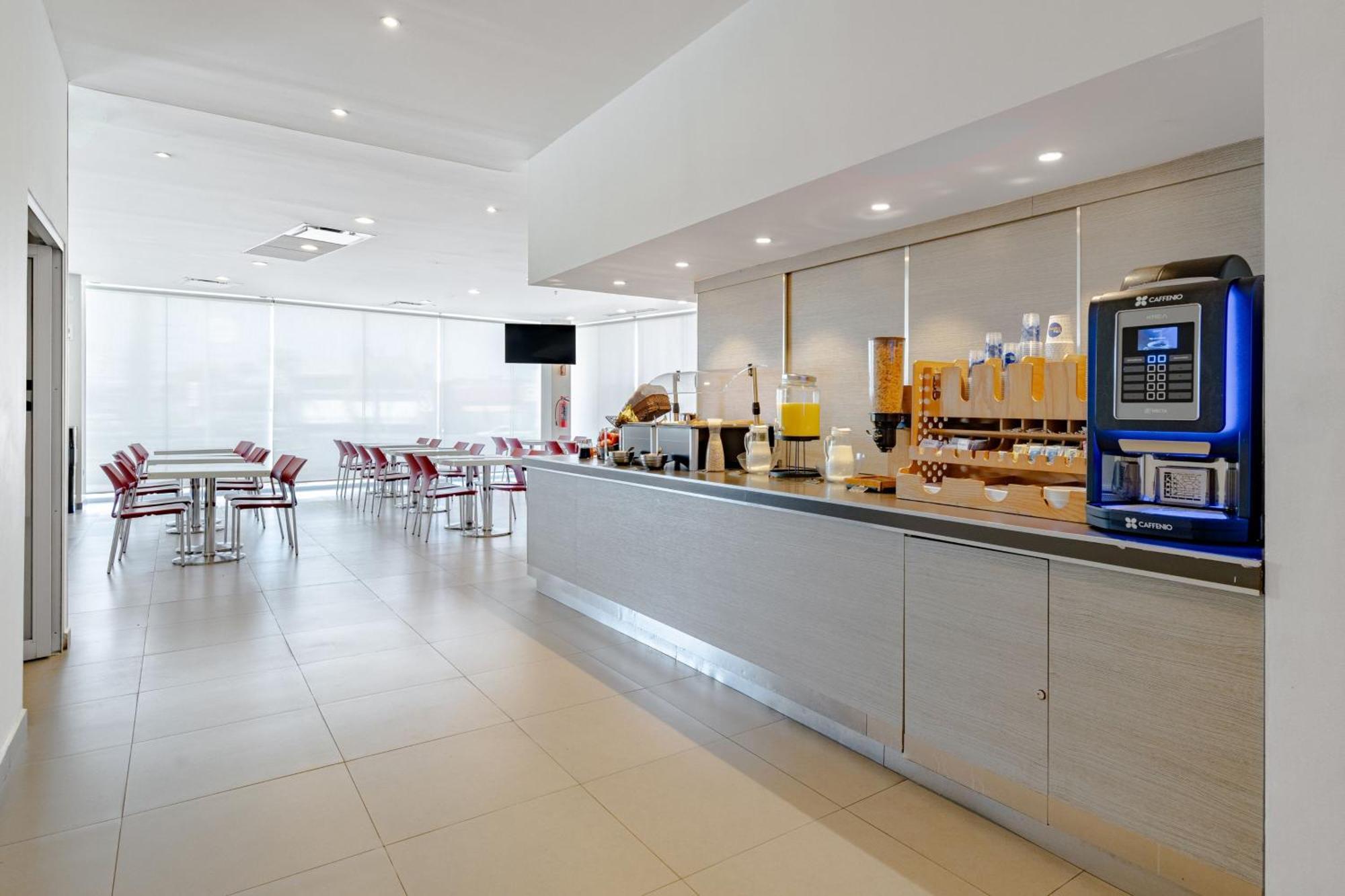 City Express Junior By Marriott Aguascalientes Centro Bagian luar foto