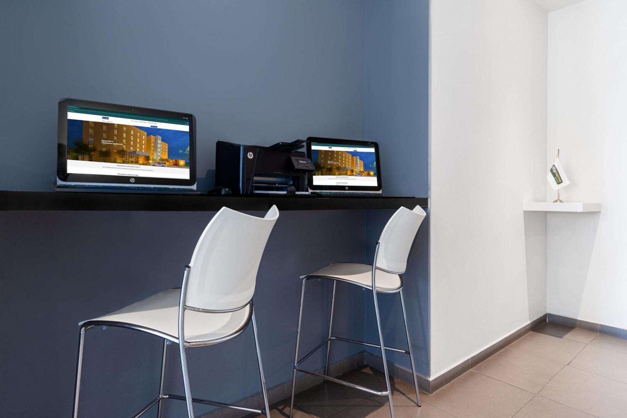 City Express Junior By Marriott Aguascalientes Centro Bagian luar foto