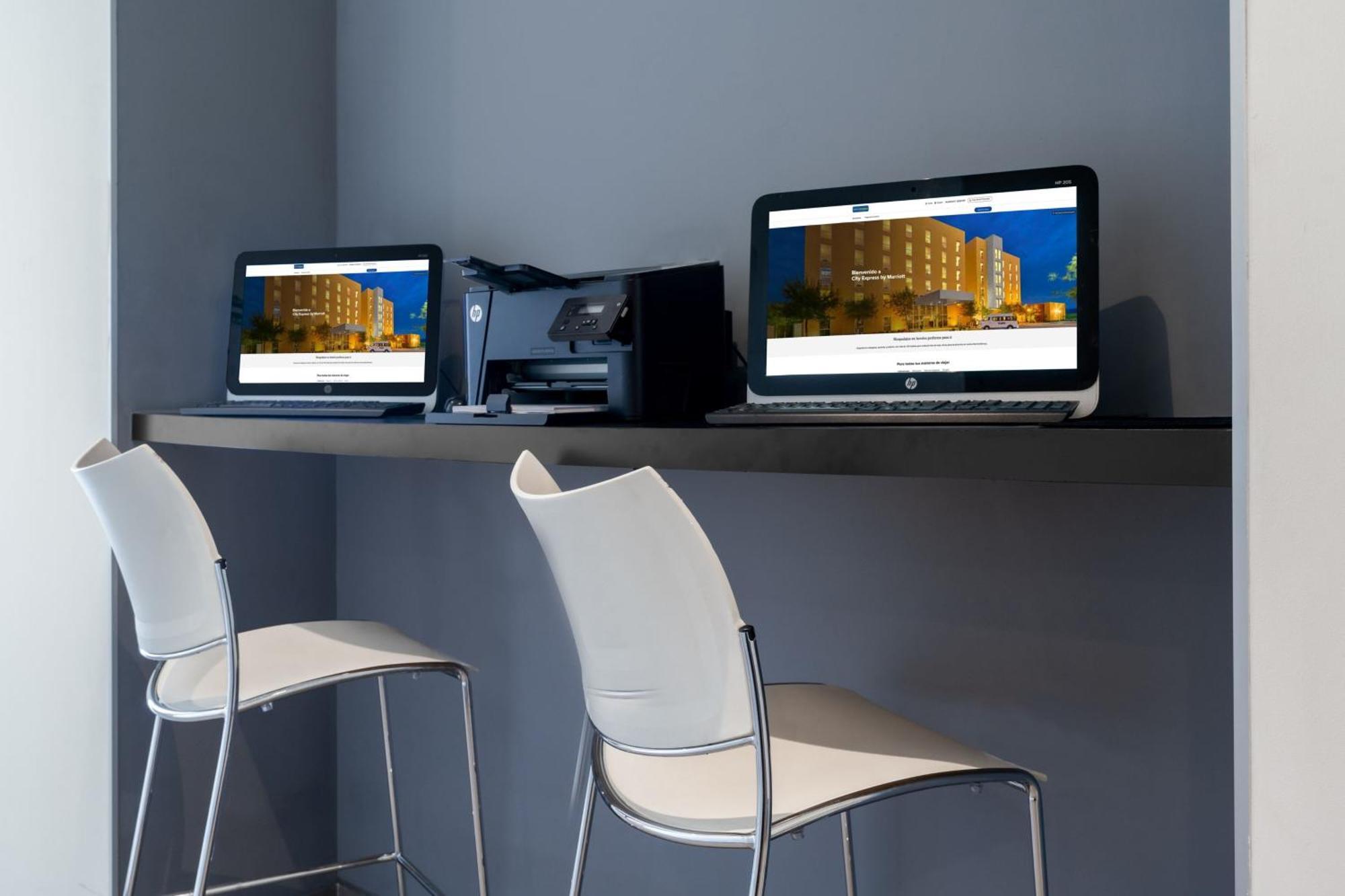 City Express Junior By Marriott Aguascalientes Centro Bagian luar foto