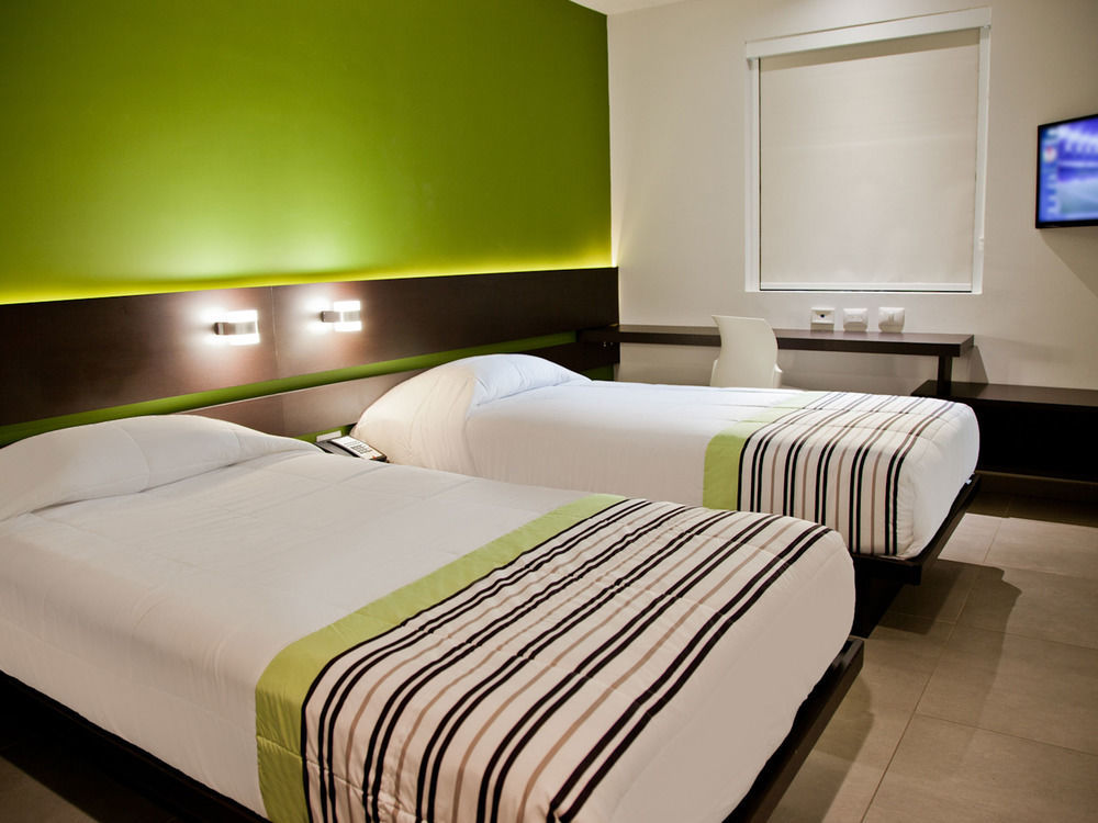 City Express Junior By Marriott Aguascalientes Centro Bagian luar foto