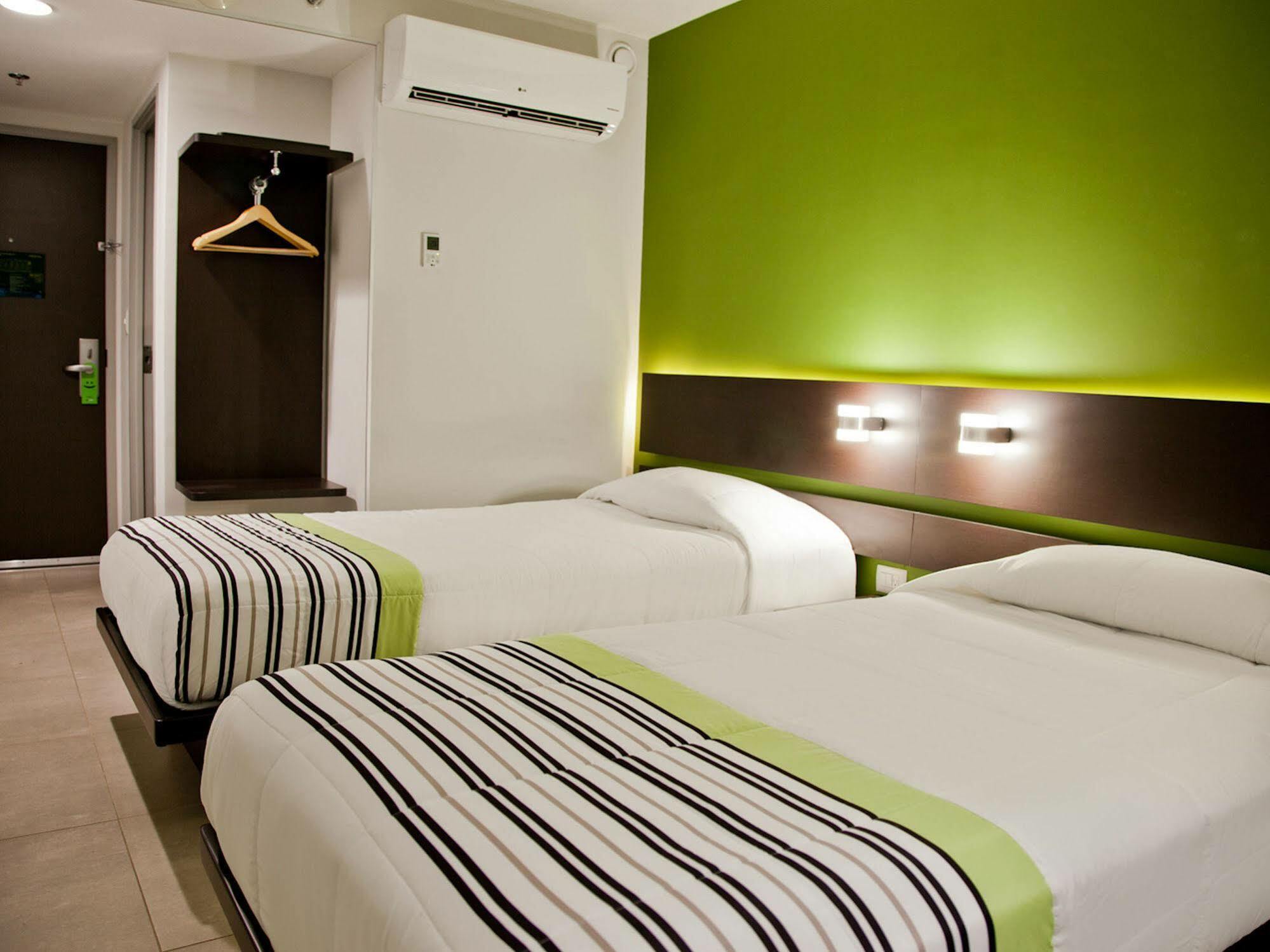 City Express Junior By Marriott Aguascalientes Centro Bagian luar foto