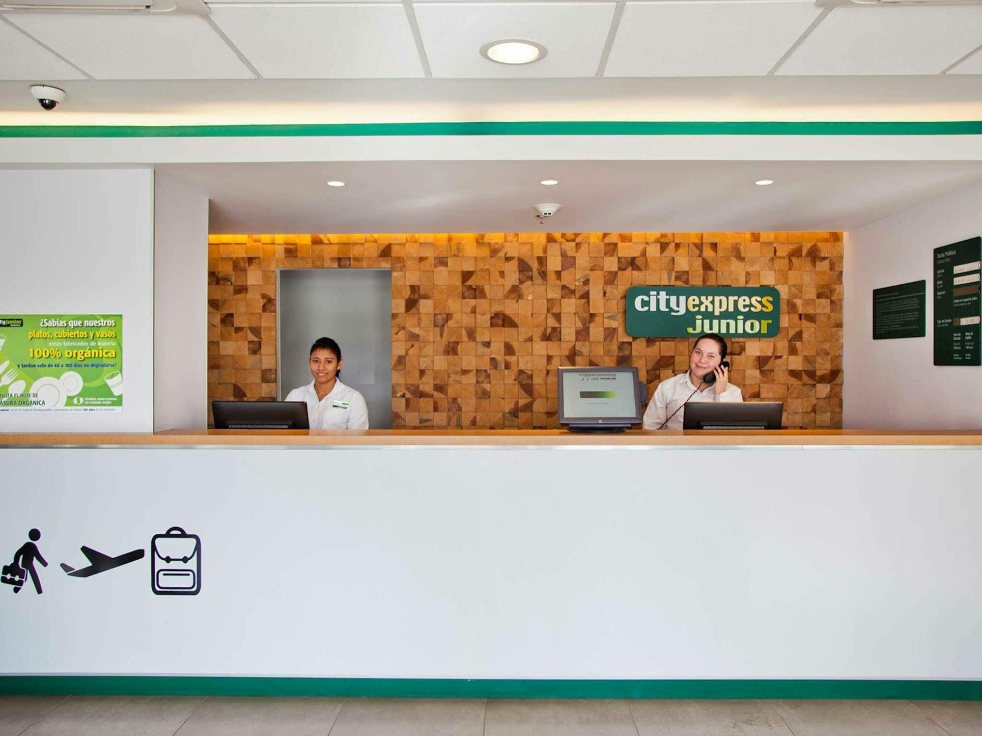 City Express Junior By Marriott Aguascalientes Centro Bagian luar foto